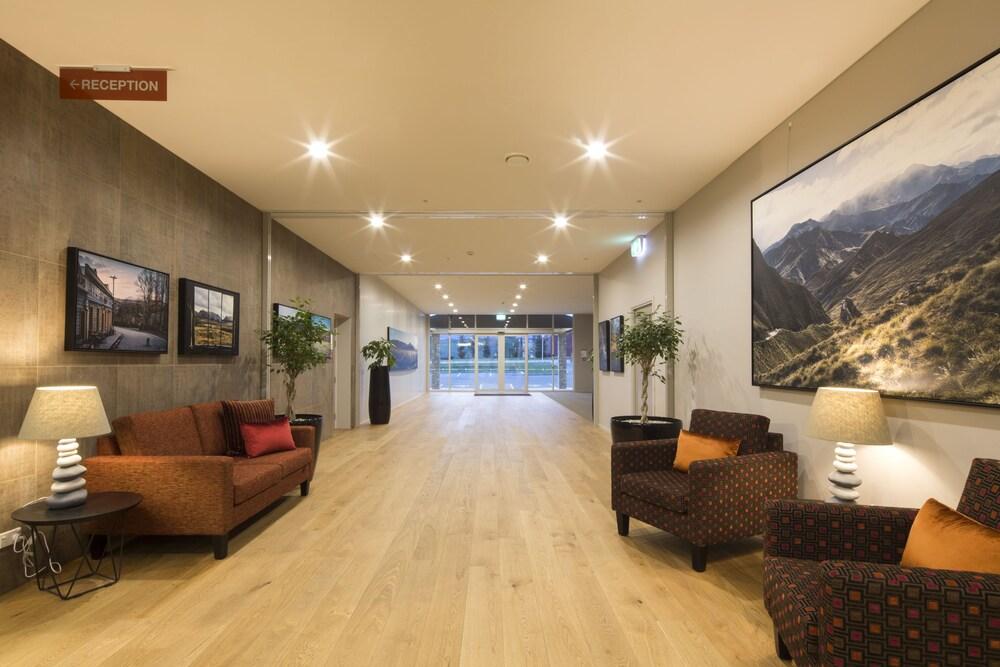Ramada Suites By Wyndham Queenstown Remarkables Park Eksteriør billede